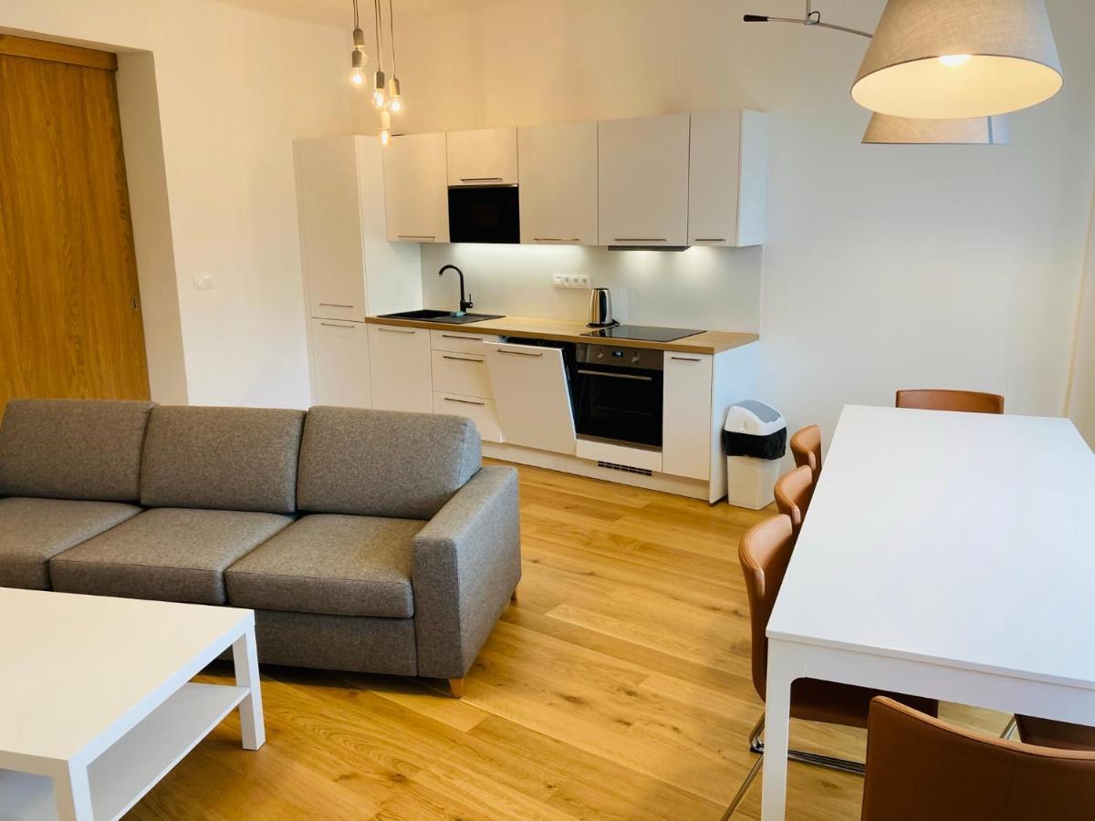 Residence Kotel โรกีนีซ นัด ยีเซอโร ภายนอก รูปภาพ