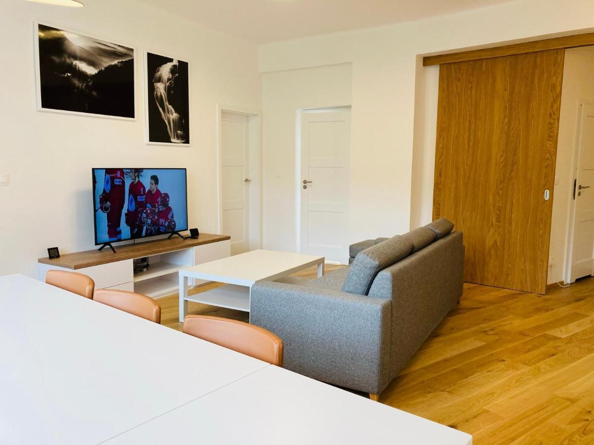 Residence Kotel โรกีนีซ นัด ยีเซอโร ภายนอก รูปภาพ