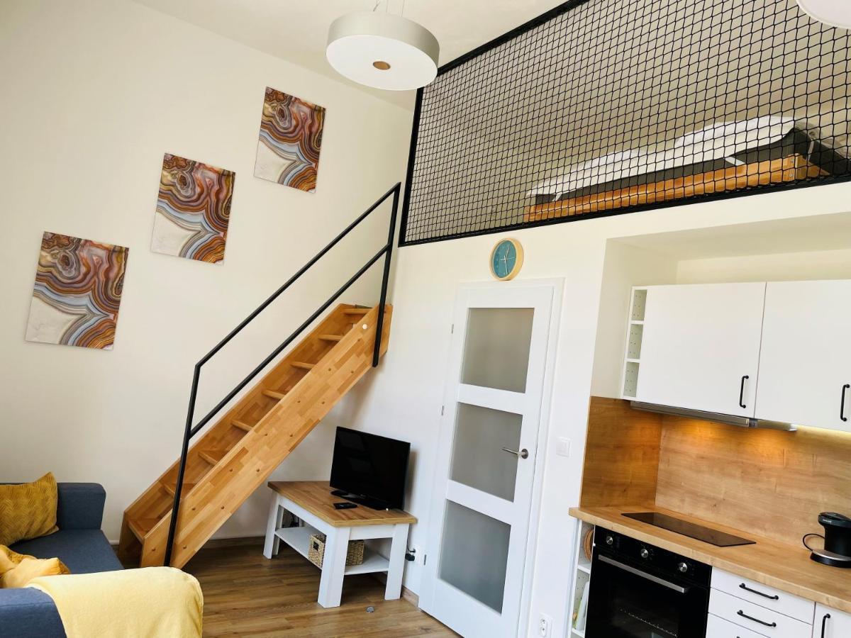 Residence Kotel โรกีนีซ นัด ยีเซอโร ภายนอก รูปภาพ