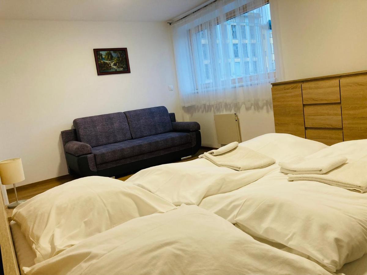 Residence Kotel โรกีนีซ นัด ยีเซอโร ภายนอก รูปภาพ